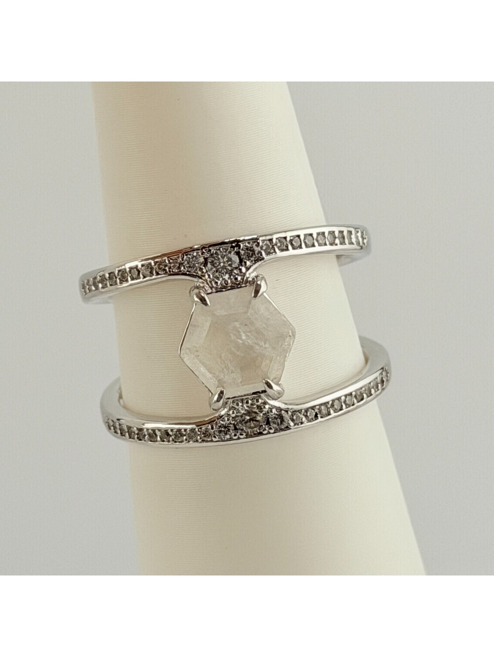 Bomb Party Ring Sz 6 "Entirely Yours" Color Changing Stone on Rhodium RG16320